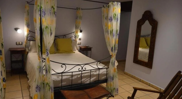 Hotel Parador de Canolich, Забронировать Отель Отели Сант-Жулиа-де-Лория с парковкой, Парковка