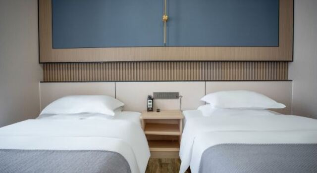 Семейный люкс с 4 комнатами Yurun Select Hotel (Kunming South Railway Station)