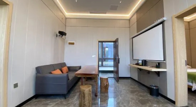 Двухместный семейный люкс с видом на внутренний двор Yunduan Youyuan·Hotel (Liupanshui Wanda Plaza)