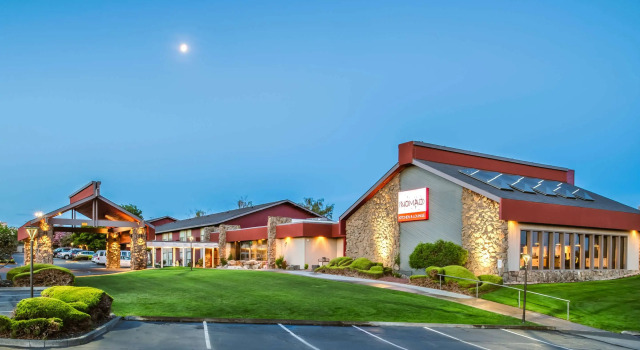 Red Lion Hotel Kennewick Columbia Center, Забронировать Отель Отели Tri-Cities с парковкой, Парковка