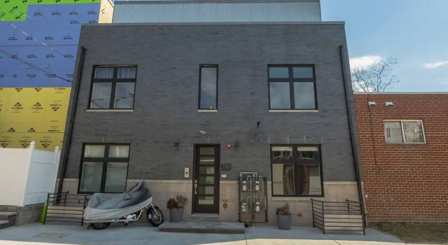 755 Capitol - C