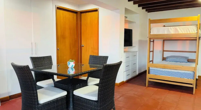 Кровать в общем номере El Templo Surf House