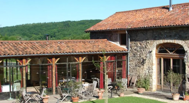 La Pierre Folle Chambres dHôtes, Забронировать Отель Клюни Cote du Maconnais-Beaujolais