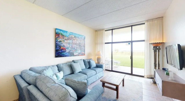 2BR w/ Patio, Luxury Perks: Suntide III - Unit 102, Buchen Sie Ferienwohnung Padre Island USA