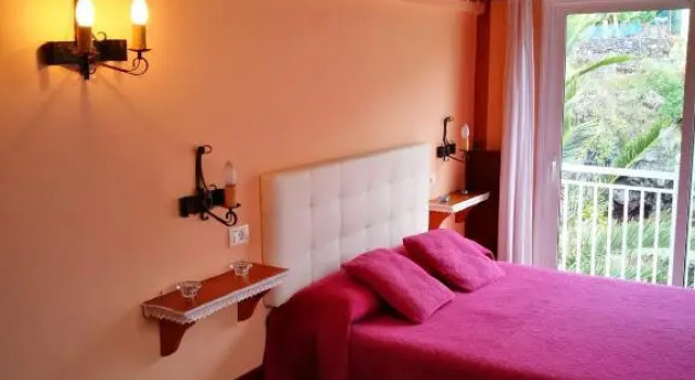 Charming House in Buenavista del Norte with Shared Pool, Book Hotel Hotels in Tenerife with Parking, Parking