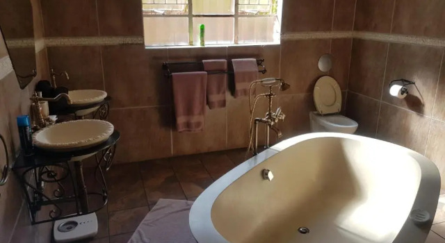 Номер Deluxe La Picasso Guesthouse