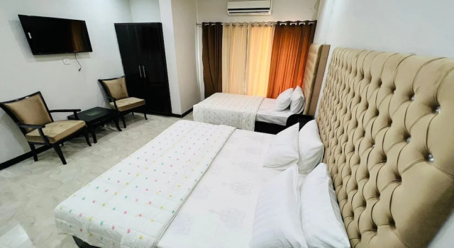 Hotel 11, Book Hotel Hotels in Islamabad with Parking, Parking