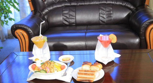 Люкс с балконом Sarem International Hotel