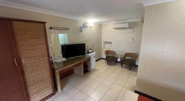 Двухместная студия Standard с балконом Pine Tree Motel