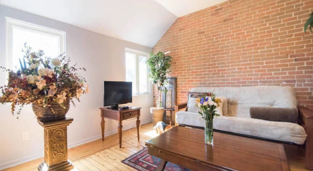 LM Stays - 142 James Street Loft, Varaa Hotelli Ottawa 