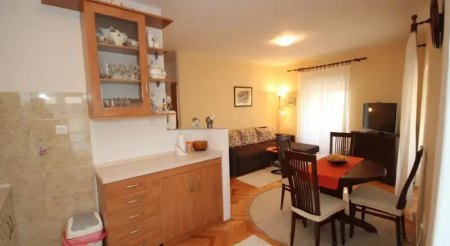 Apartment Toni, Забронировать Апартаменты/квартира Апартаменты Макарска, рядом с Набережная Рива (Макарска), Апартаменты/квартира