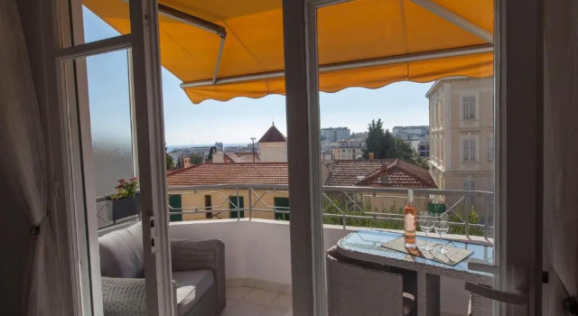 Апартаменты Stunning views from this lovely one bedroom apartment in Cannes only a short walk from the Palais 479
