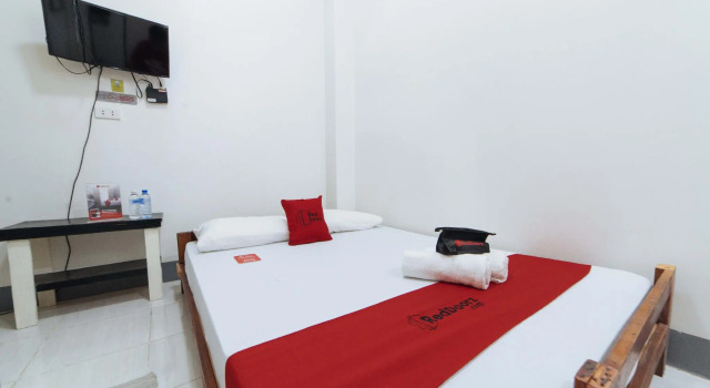 Двухместный номер Deluxe RedDoorz @ Plaza Jaro Iloilo