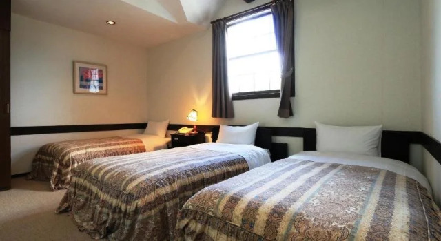 Petit Hotel Kanan, Boek Hotel Chino 