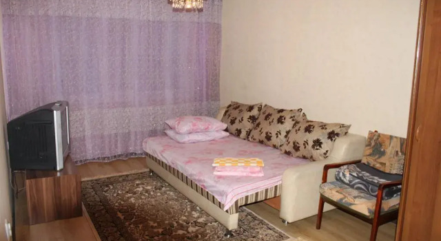 Houseroom B