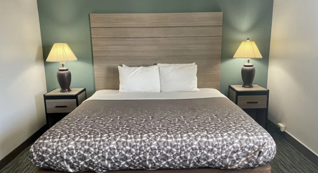 Двухместный люкс Countryside Inn & Suites Omaha East-Council Bluffs IA