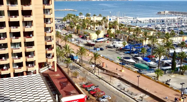 Апартаменты City Centre Vacation ! With sea and mountain views in the heart of Fuengirola