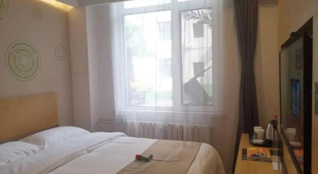 GreenTree Inn Chengde Fengning Manchu Autonomous County Ningfeng Road Express Hotel
