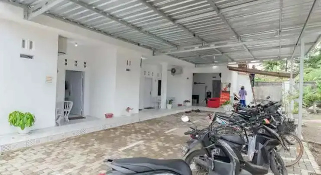 RedDoorz Syariah near Alun Alun Ciledug Cirebon, Book Hotel Babakan West Java