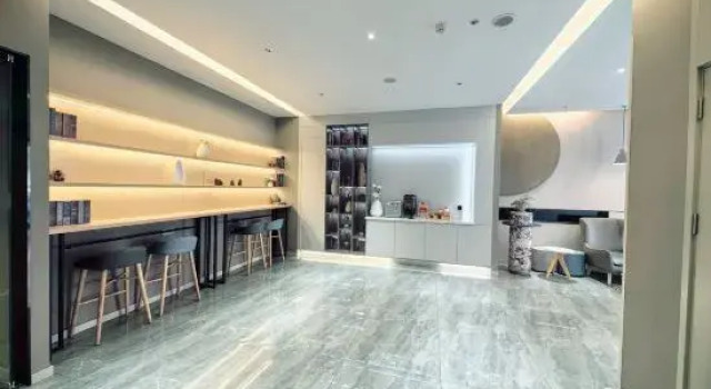 Homeinn Hotel (Lianyungang Suning Plaza Wanrun Commercial Street), Prenota Hotel Hotel a Jiangsu con parcheggio, Parcheggio