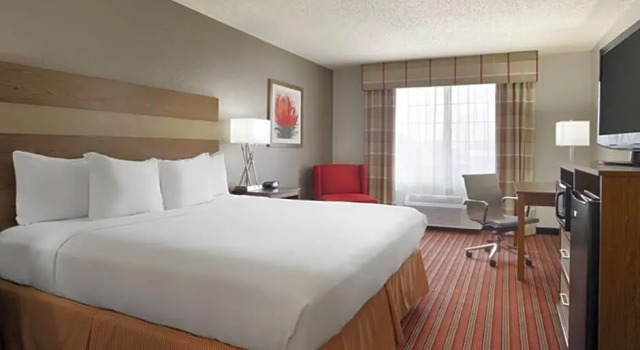 Трёхместная студия Country Inn & Suites by Radisson, DFW Airport South, TX
