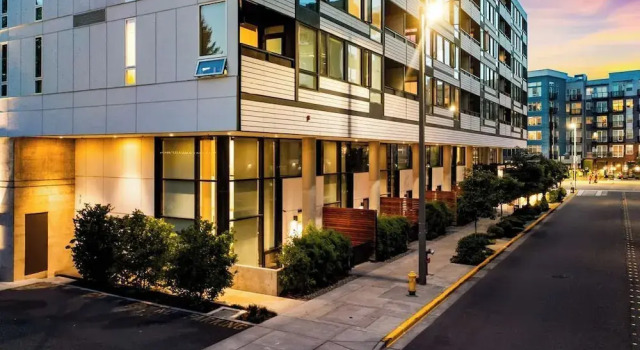 Airy and Open Corner Loft - 92 Walkscore, Book Lejlighed Redmond Washington (state)