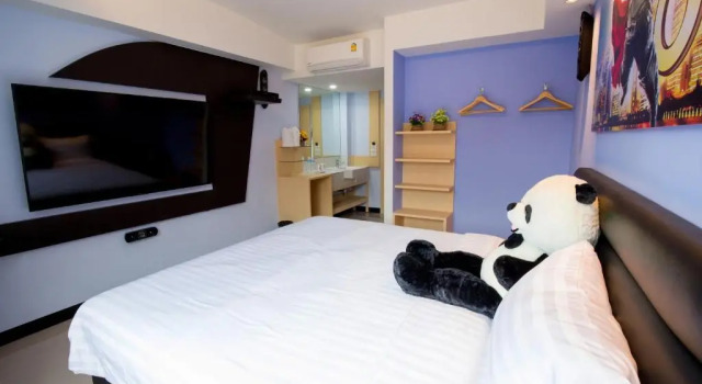 Lucky panda Hotel, Забронировать Отель Отели Чиангмай с парковкой, рядом с Wat Srisupan, Парковка