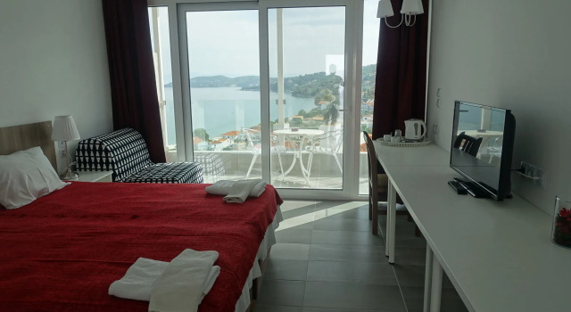 Rene Hotel