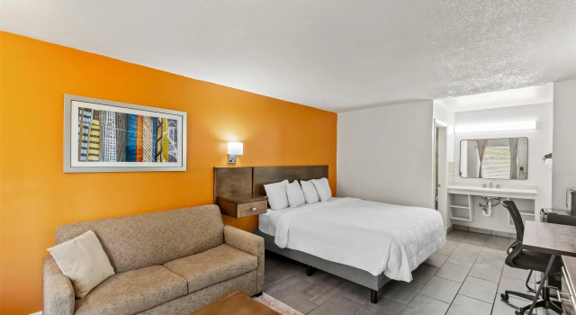 Люкс Americas Best Value Inn & Suites Williamstown