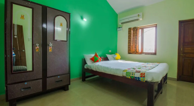 OYO 17201 Home Spacious 2BHK Miramar Beach, Boek Hotel Hotels in Noord-Goa met parkeren, Parkeren
