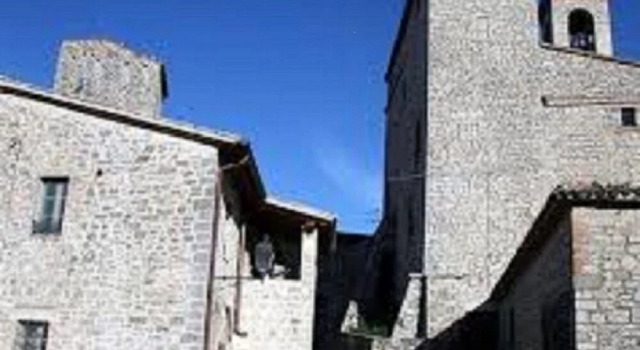 Residenza Izzalini, Varaa Hotelli Todi Umbria