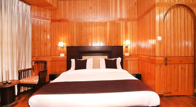 OYO 10746 Home 2BHK Luxurious Cottage Jakhu, Забронировать Дом для отпуска Виллы Шимлы, рядом с Jakhoo Gondola, Вилла