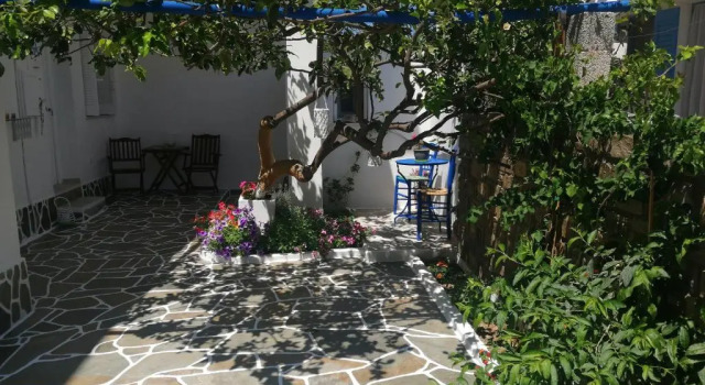 Nick's Studio 1 (With private garden)