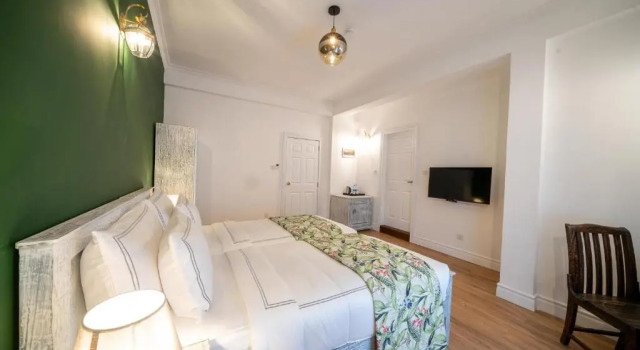 Двухместный номер Deluxe Pedro Barn Hotel at Little England Cottages