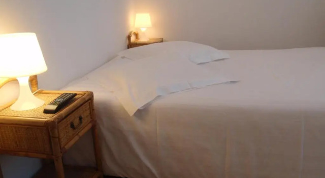 Апартаменты с балконом и с видом на море Hôtel LOustaou