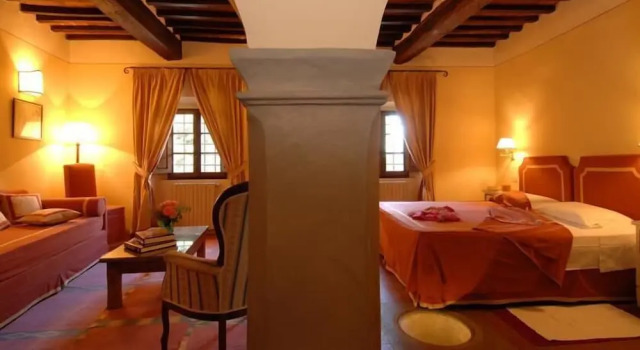 Четырёхместный номер Comfort с красивым видом из окна Castello Di Gargonza
