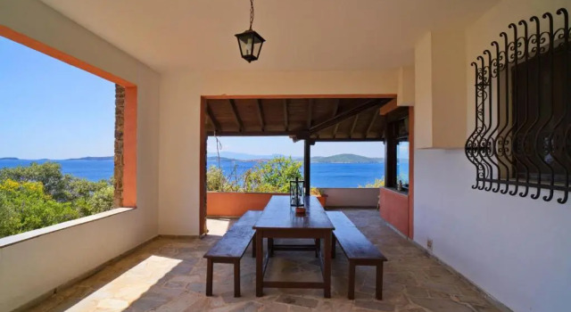 Beachfront villa with huge garden, 3br, Halkidiki, Rezerwuj Willa Wille w Macedonia, Willa