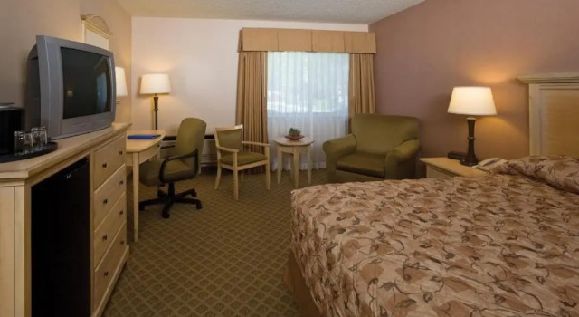 Standard Zimmer Wallace Inn