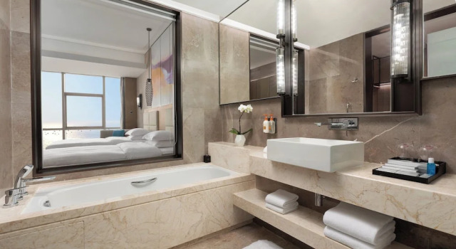 Четырёхместный номер Standard с видом на океан Crowne Plaza Beihai Silver Beach by IHG