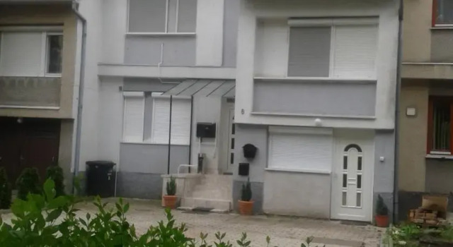 Napsugár Apartmanház