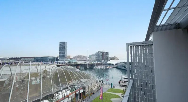 Апартаменты Premier c 1 комнатой с балконом Adina Apartment Hotel Sydney Darling Harbour