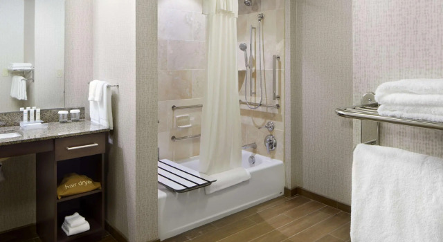 Четырёхместный люкс Homewood Suites Pittsburgh Airport