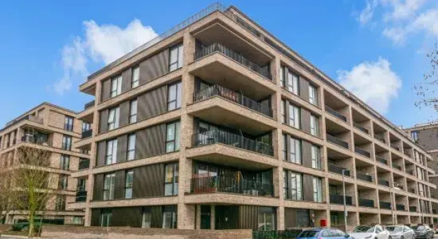 Spacious 3BR near Stratford Station & Olympic Park, Book Hotel 3-stjernede hoteller i Merseyside, 3*