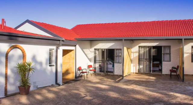 Oppi Hoek Guesthouse, Book Pension Hoteller i Pretoria med parkering, Parkering