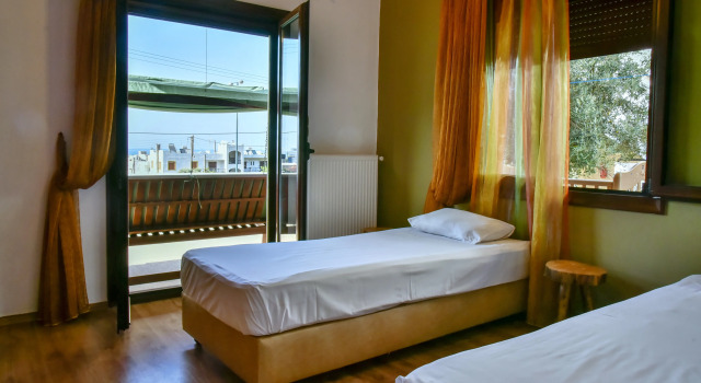 Iraklis Studios & Apartments