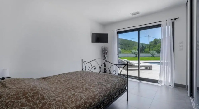 Вилла Villa With Heated Swimming Pool spa gym and Cinema