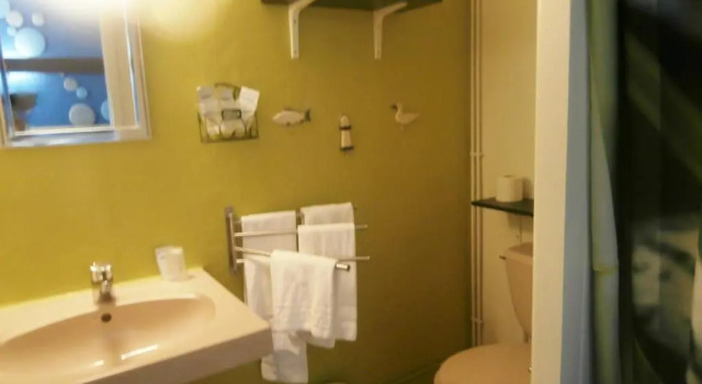Четырёхместный номер Standard Logis Hôtel Le Merle Blanc