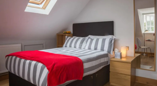 Студия HomefromHolme Alban House