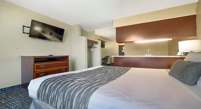 Люкс SureStay Plus Hotel by Best Western Rocklin