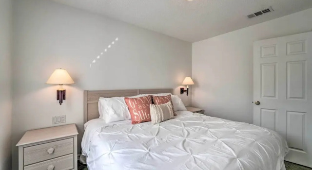 Апартаменты Bright Kissimmee Townhome Near Disney World!